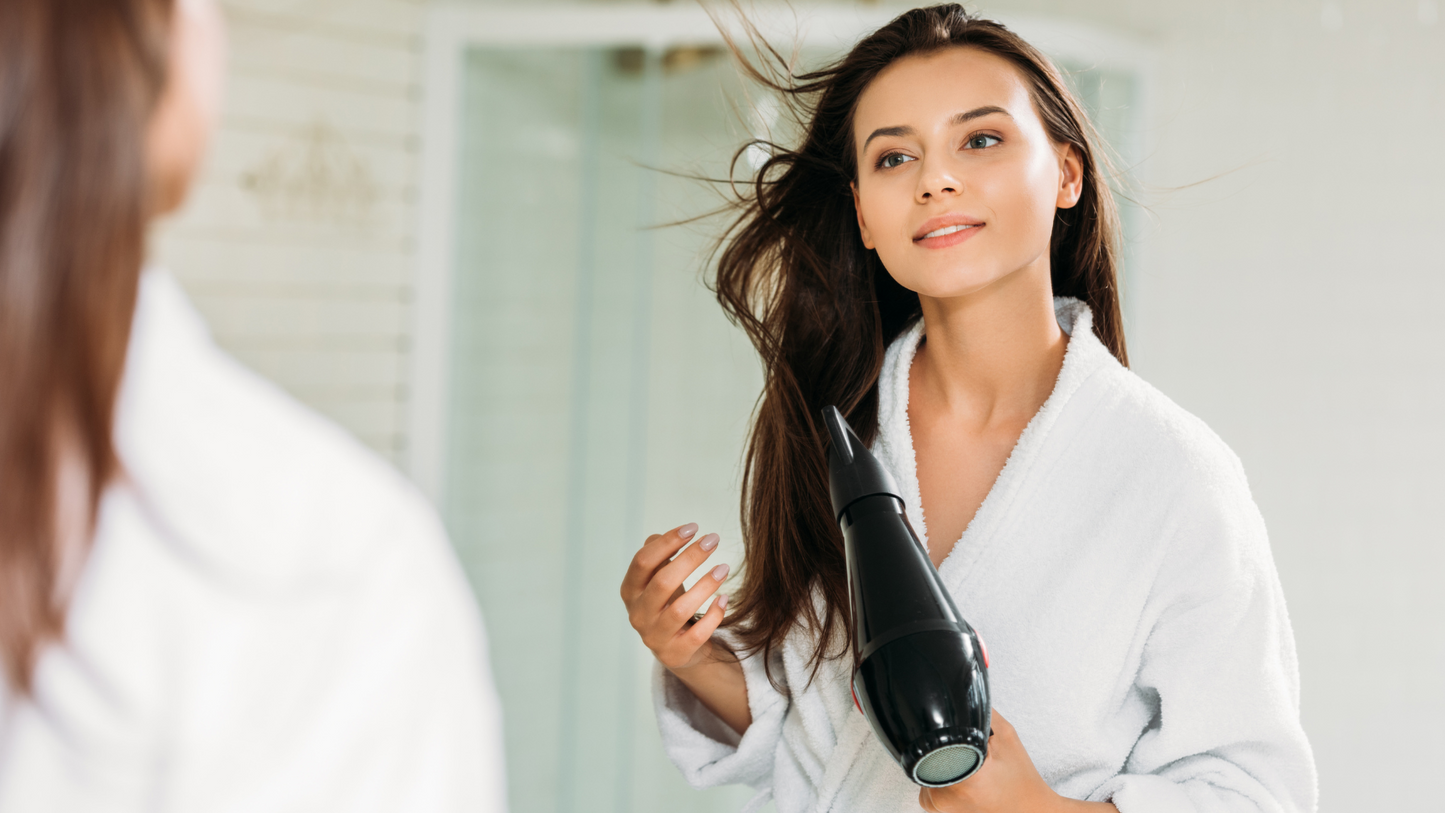 ¿Secadora con aire frío o caliente? Descubre cuál es mejor para tu cabello